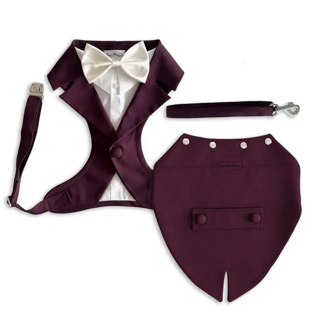 Traje esmoquin burdeos con correa para perros de boda y colas de esmoquin desmontables a juego